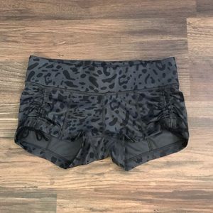 Lululemon yoga short